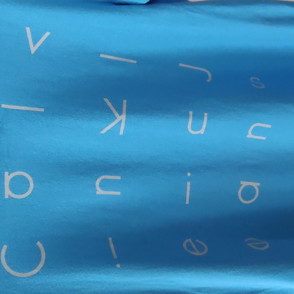Calvin Klein T Shirt - Picture 2 of 4